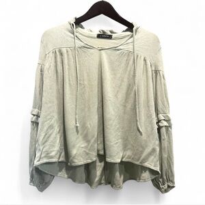 J. Roberts | Women’s Textured Top in Light Green | M